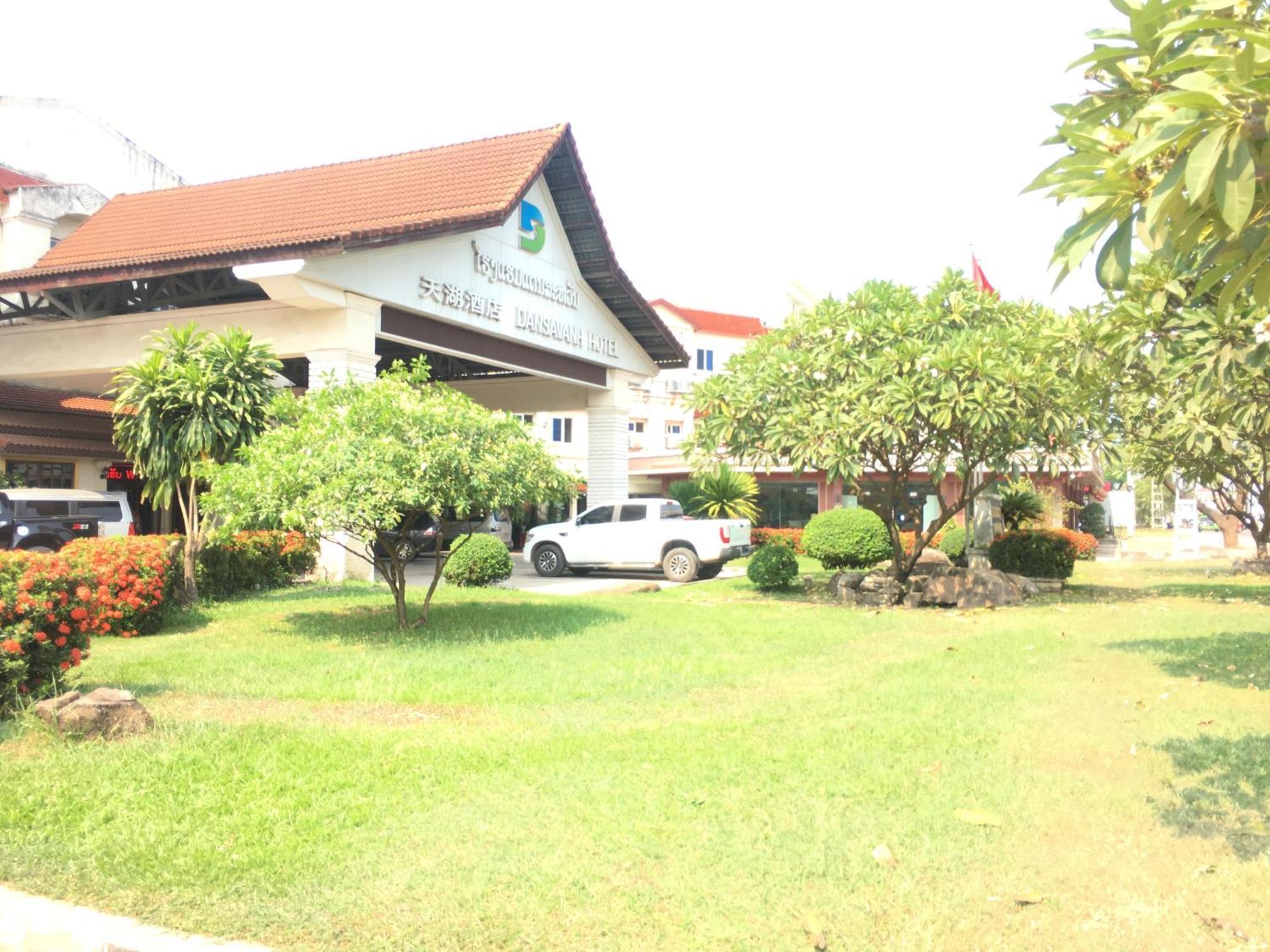 Dansavanh Vientiane Hotel Exterior foto